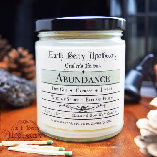 Abundance manifestation candle. Dry gin and cypress cocktail candle